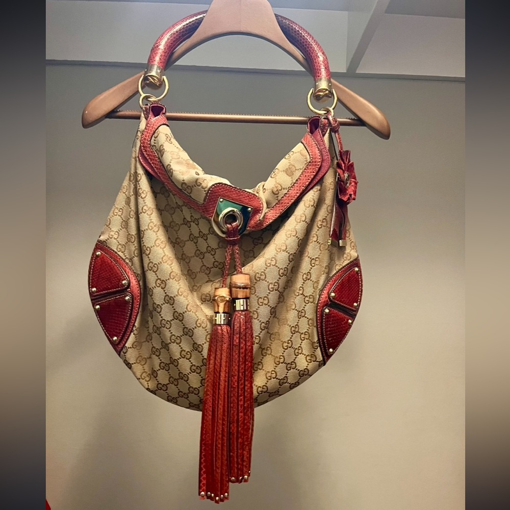 GUCCI CANVAS, LEATHER’S FRINGE.  GG